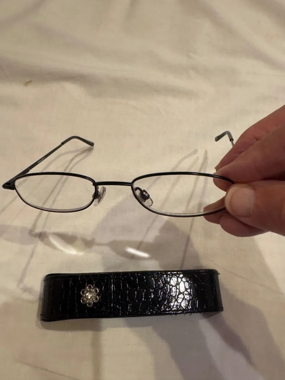 Reading glasses, with hard case, 2.0, great purse size
